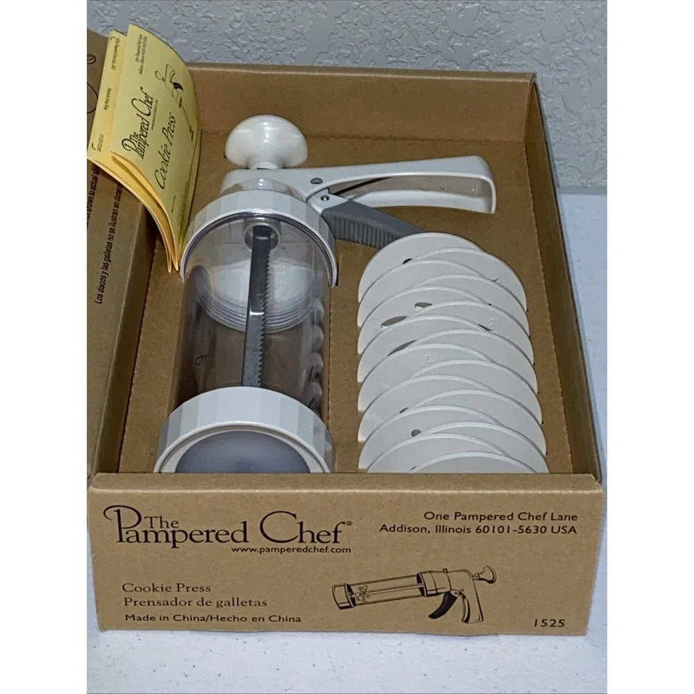 Vintage The Pampered Chef Cookie Press 16 Molds 1525 NEW With Recipe Cards 2002